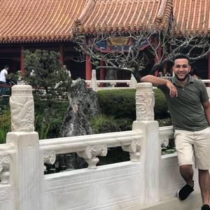 Meet your Posher, Gustavo